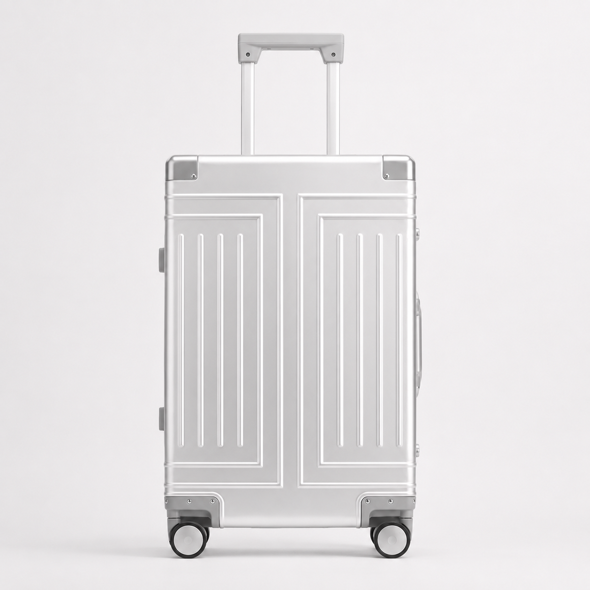 Valise Orvessa Turenne en aluminium argent vue de face, coque nervurée