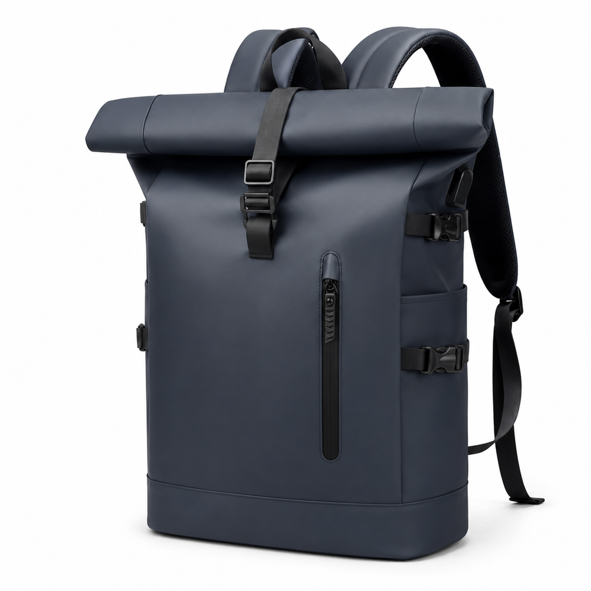 Sac à dos roll-top bleu marine, vue de trois quarts avant : port USB en haut du flanc droit