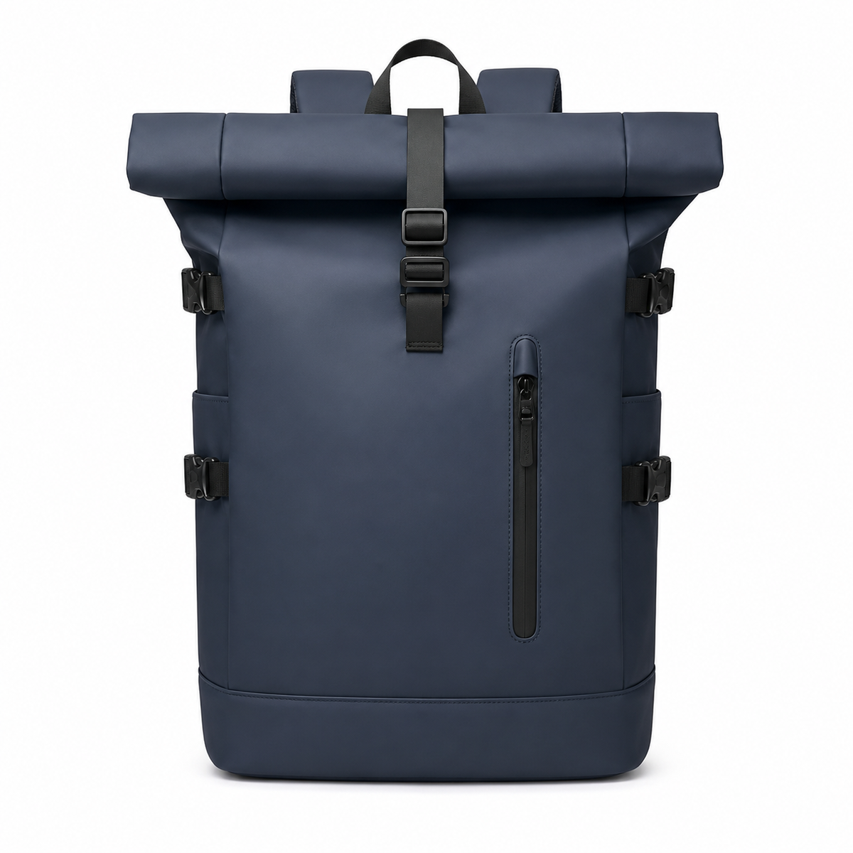 Sac à dos roll-top bleu marine, vue de face : haut enroulé, sangle à boucle et poche avant zippée